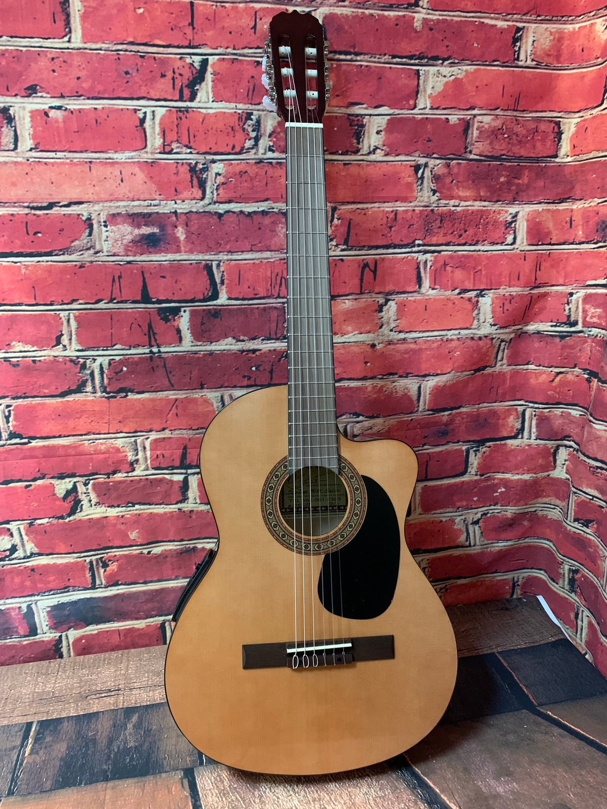 https://www.usmusicstore.shop/wp-content/uploads/1690/39/all-our-valued-clients-will-get-a-fair-price-and-exceptional-service-from-don-cortez-guitarra-clasica-santana-40-a-ele-cedro-rojo-us-music-store_1.jpg